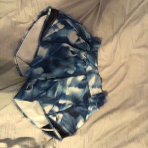 lululemon hotty hot shorts 4”